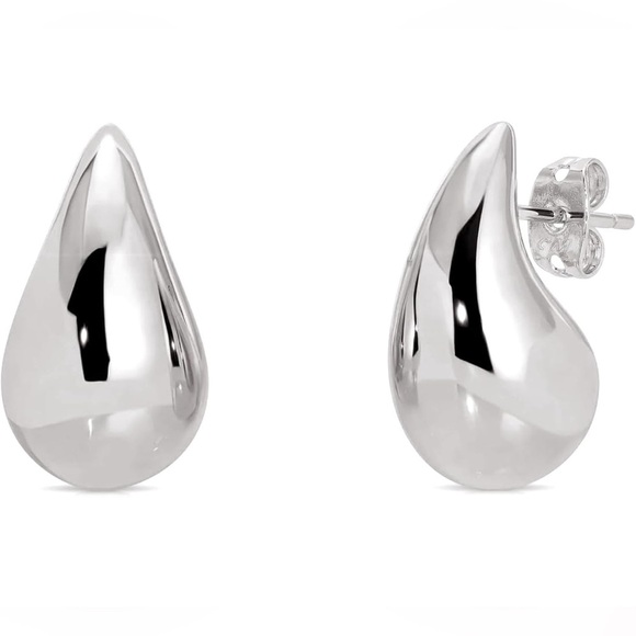 Jewelry - Elegant Silver Teardrop Earrings